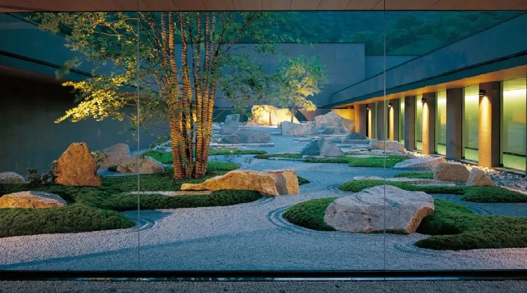 日本枯山水景观,日本枯山水中的树是什么树