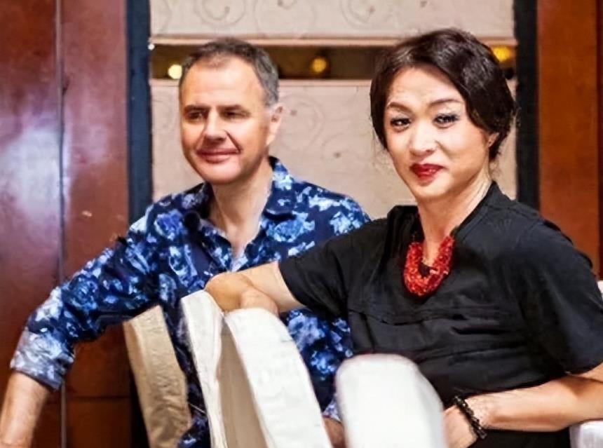 金星被问：做了变性手术后，他会无法抗拒和女人一起洗澡吗？