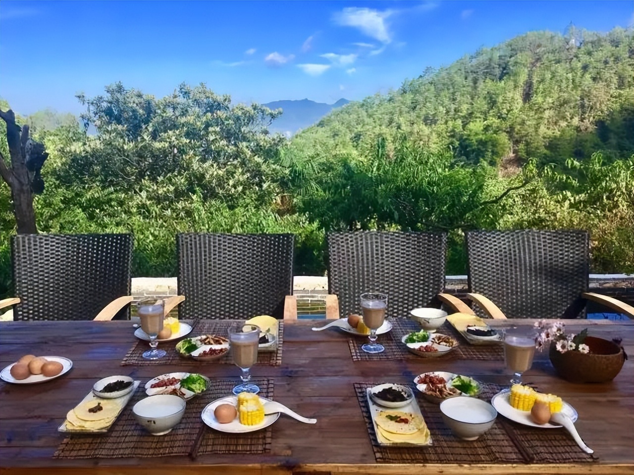 杭州出发2h,睡进千岛湖畔6家美宿，避开人群赏湖景山色丨南方民宿