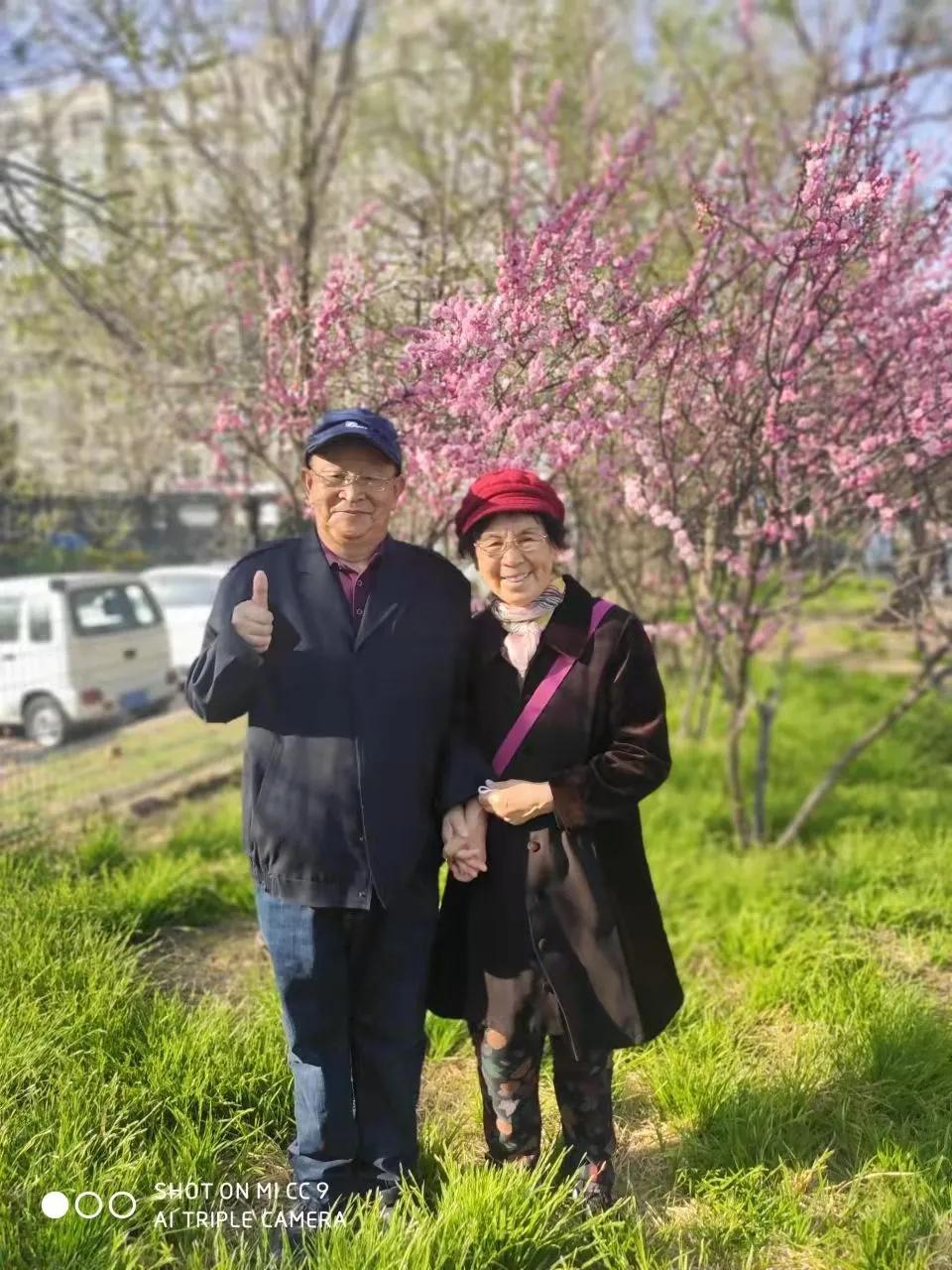 原创微型散文诗：乐与春天合影爱与快乐同行