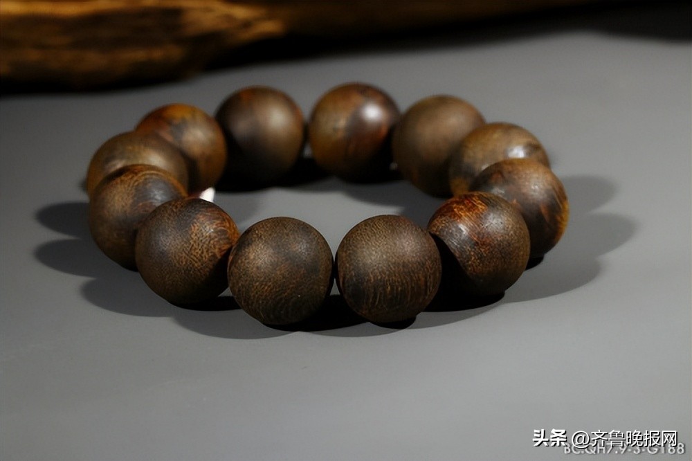 网红十八子手串为什么在文玩圈火不起来？沉香老玩家说出内幕