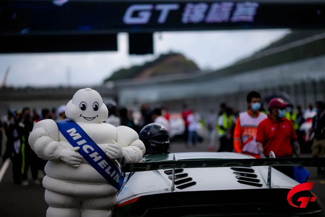 无惧风雨不怕跌倒,无惧风雨乘风破浪