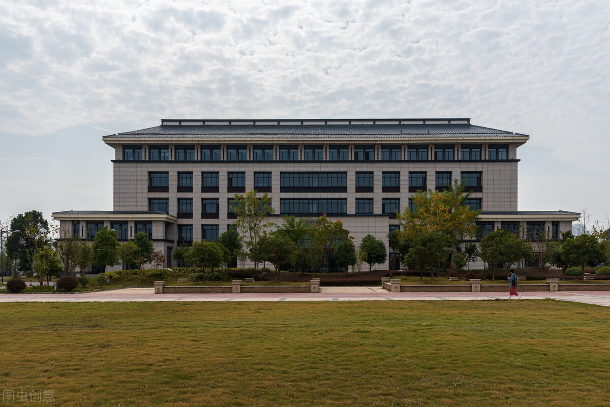 中考选择中专还是民办五年制大专,中考上五年制大专算统招大专吗