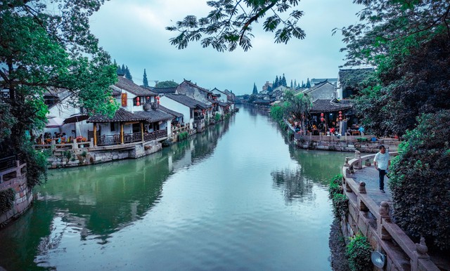 生活潇洒洒脱的诗句,大千世界迷人眼下一句