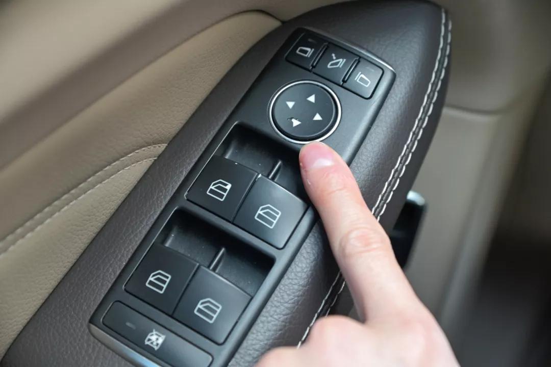 二手奔驰ml320改新款,二手奔驰ml320一年费用