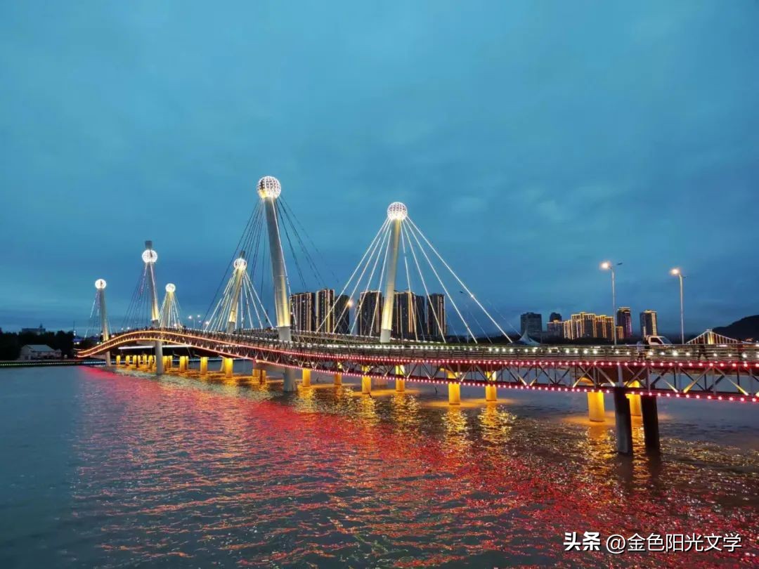 一年级自己画图写话,一年级看图说话写话