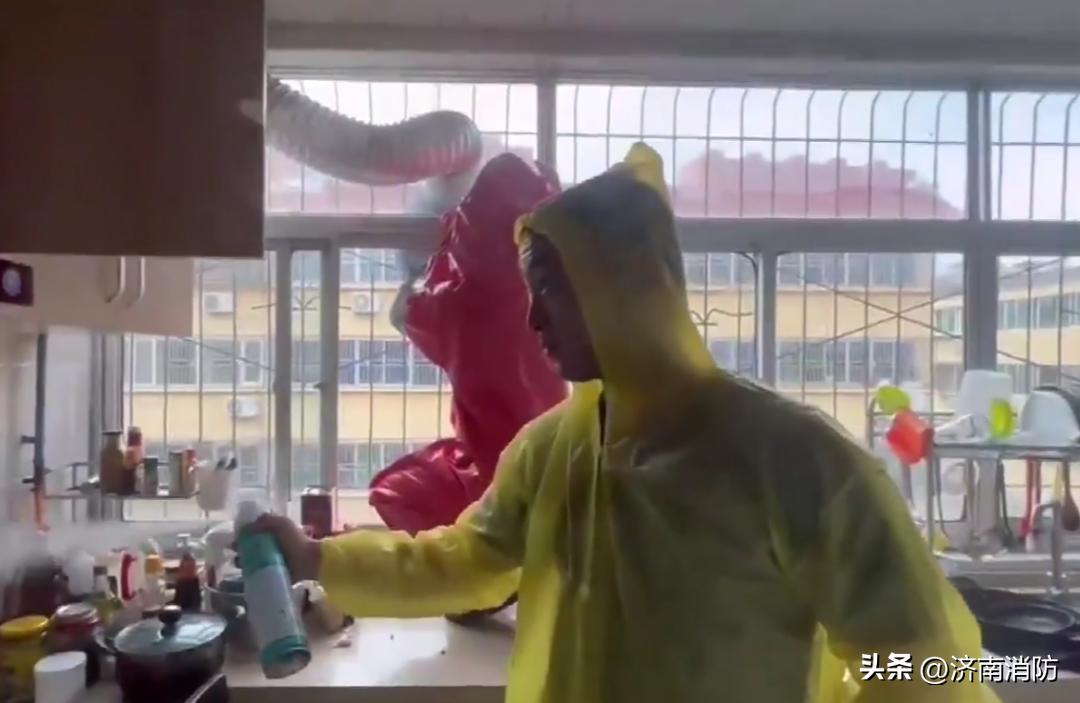 小区遇到“蜂”“蛇”别慌：绕开走，打119