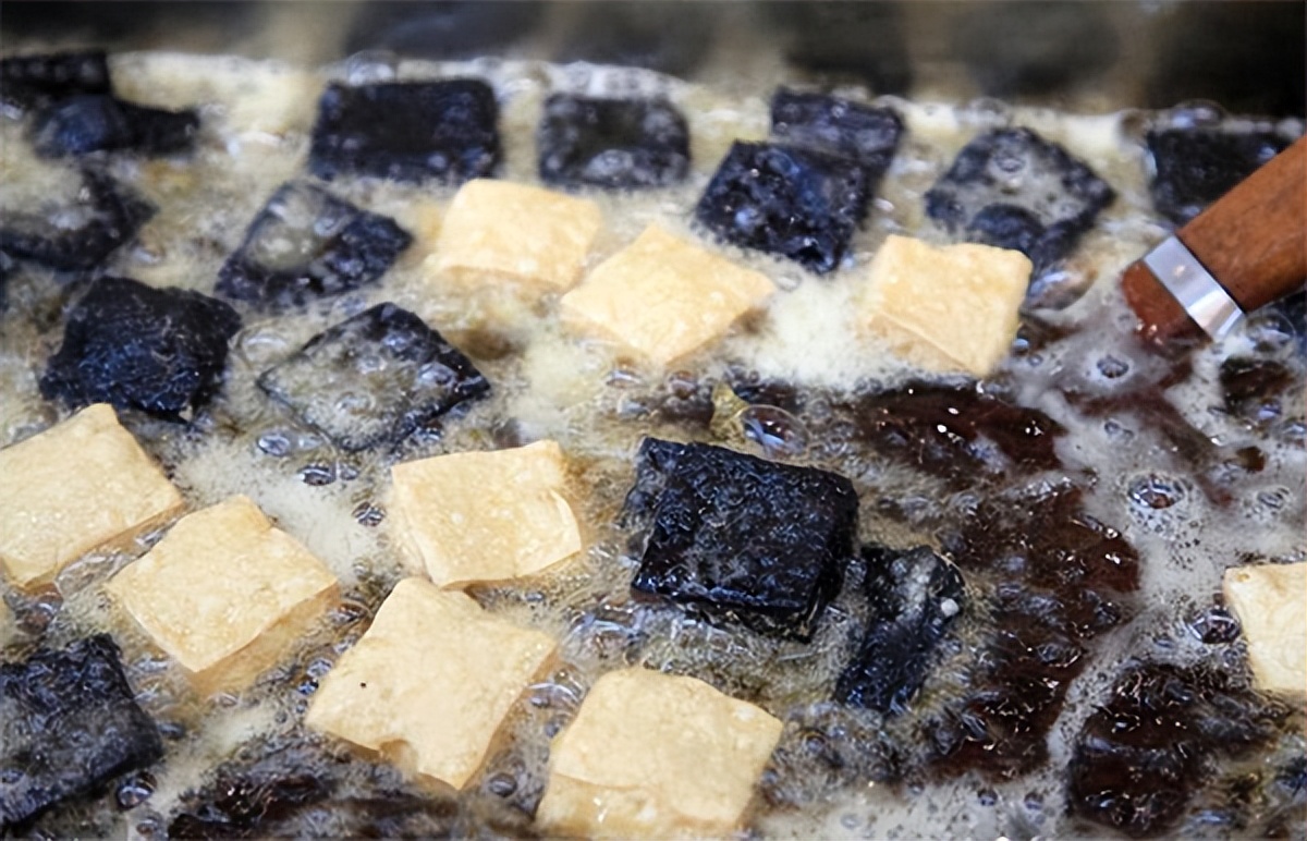 头发能酿出酱油、臭豆腐是大粪水泡的？这3种真的是黑心食物吗？