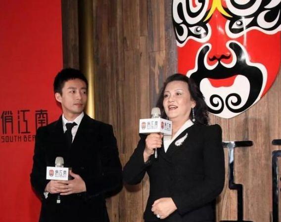 张兰为何落魄到开直播,张兰怎么从一无所有又翻身的