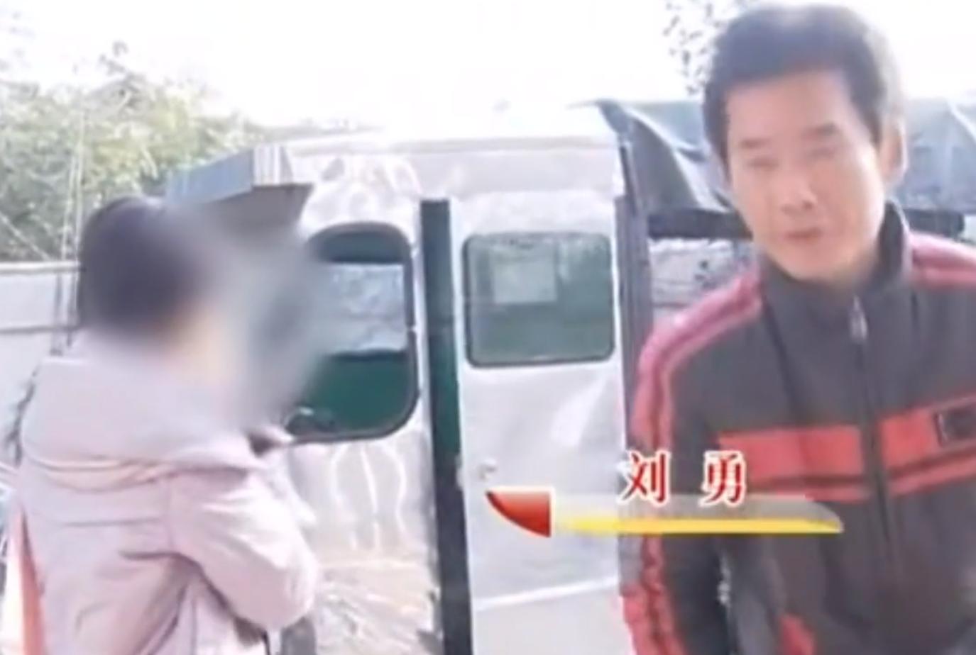 女为网恋男友生娃后对方失联,女子为网恋大叔生下双胞胎