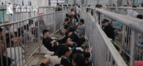 “中国娃娃”成为“Z世代”购物车新宠，引发争议及文化传承关注