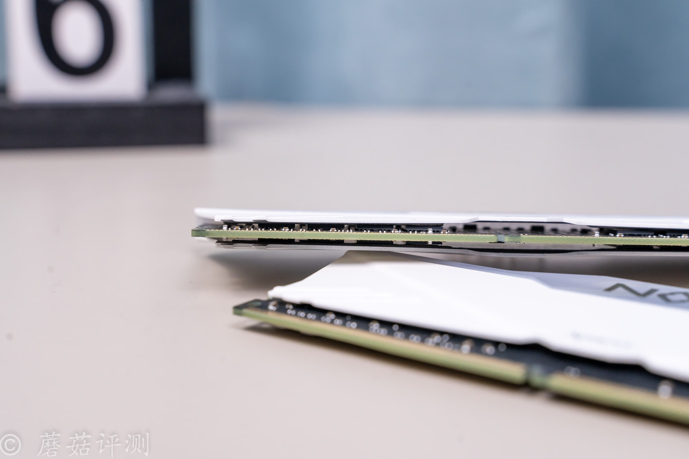 宇瞻内存ddr43600,宇瞻暗黑8gddr43600白色