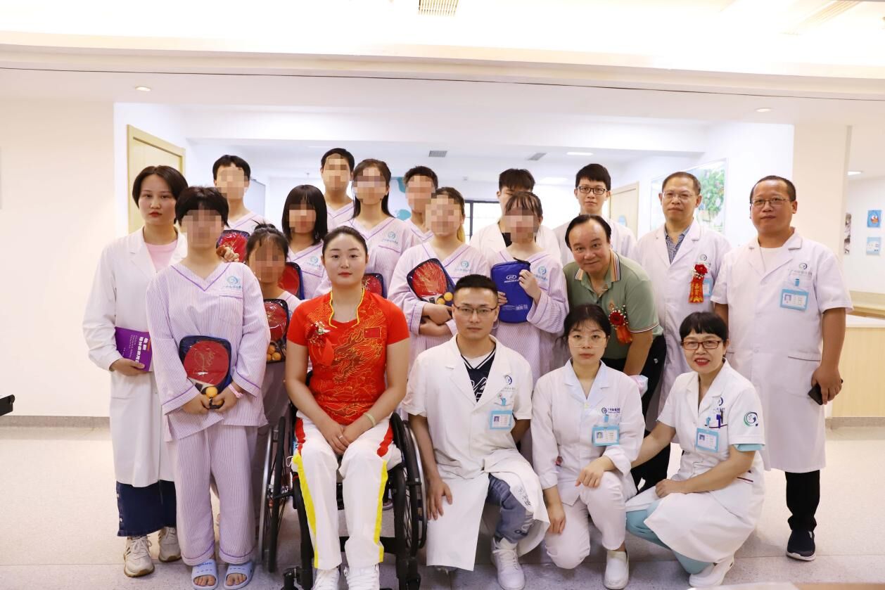 张淼x“无障-爱”心理公益热线正式启动