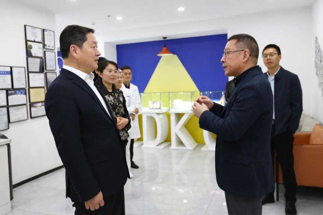 寰厜璁″垝鍚堣偉,寰厜璁″垝鐐逛寒鐢熸椿