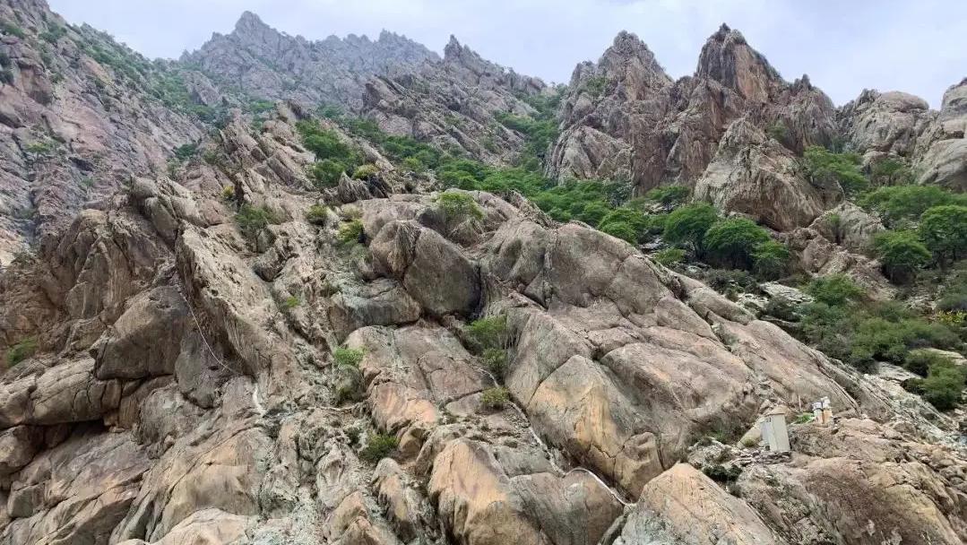 你一定去过许多迷人或神奇的地方,中国境内最值得去的三个地方