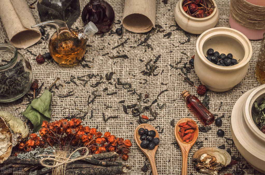 传统文化:古人的智慧“礼物七不送,送错人散财空”指的是什么?