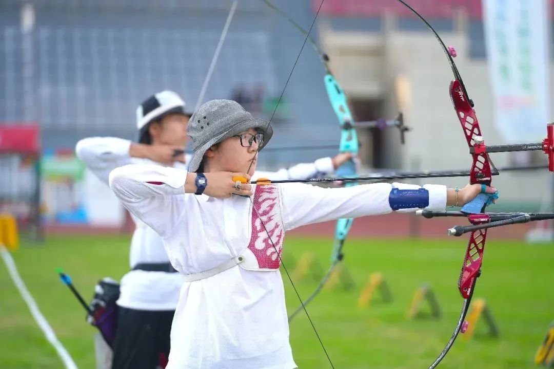 青春飞扬现场表演,市运会赛场上的精彩瞬间