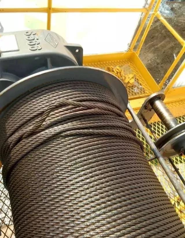 违章指挥造成重大事故怎么判刑,违章指挥造成1人死亡负什么责任