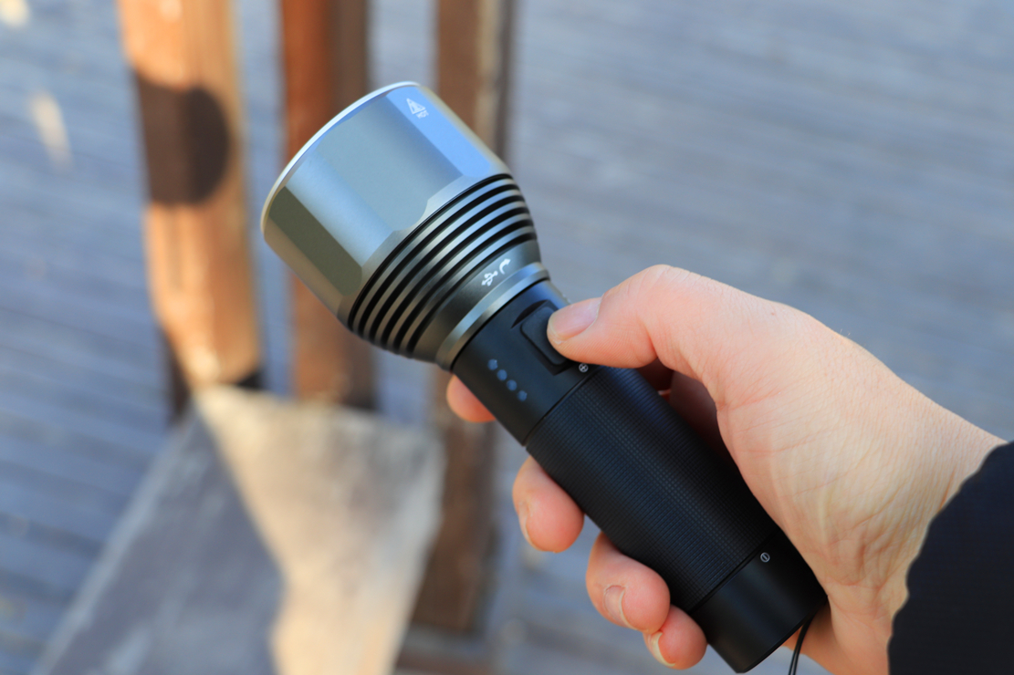 纳拓户外强光手电筒,纳拓手电筒2000与3600对比