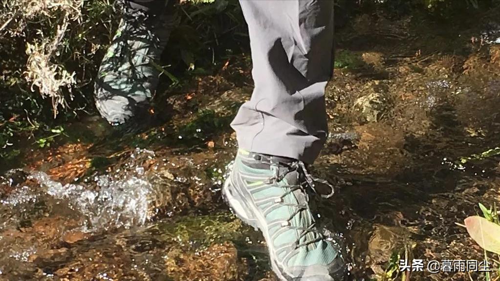 怎么挑选适合自己的户外徒步鞋,徒步靴和登山鞋有什么区别
