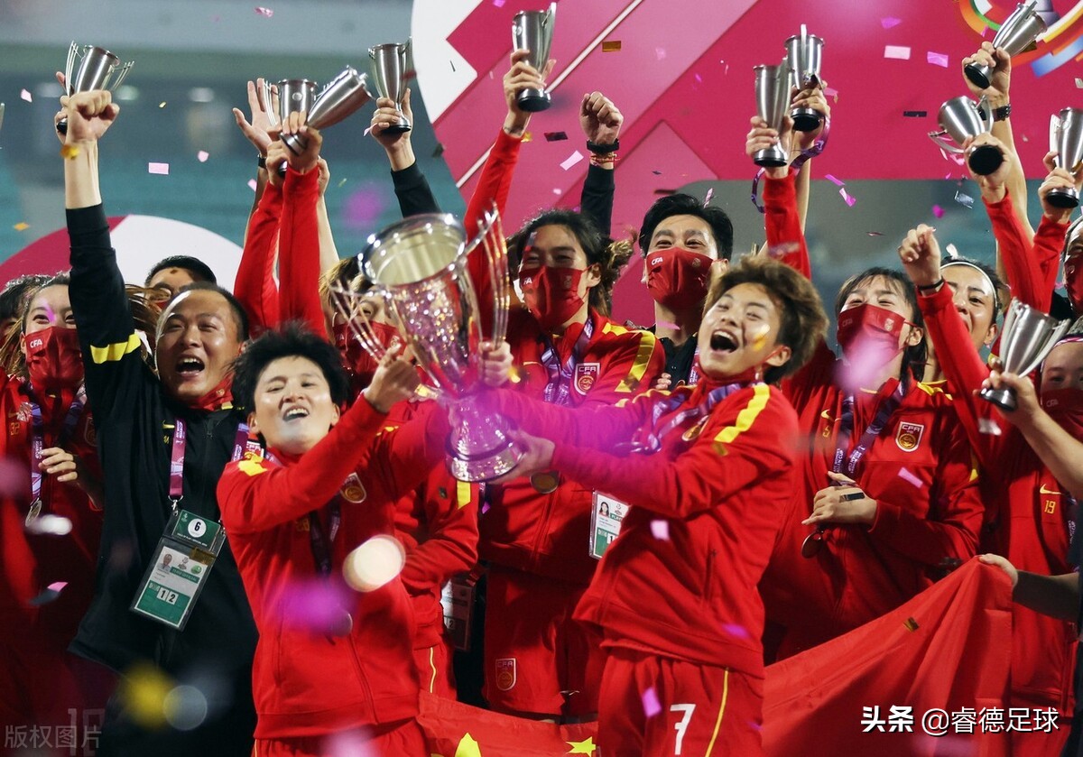 女足队长王珊珊是小学体育老师吗,足球王珊珊个人简介