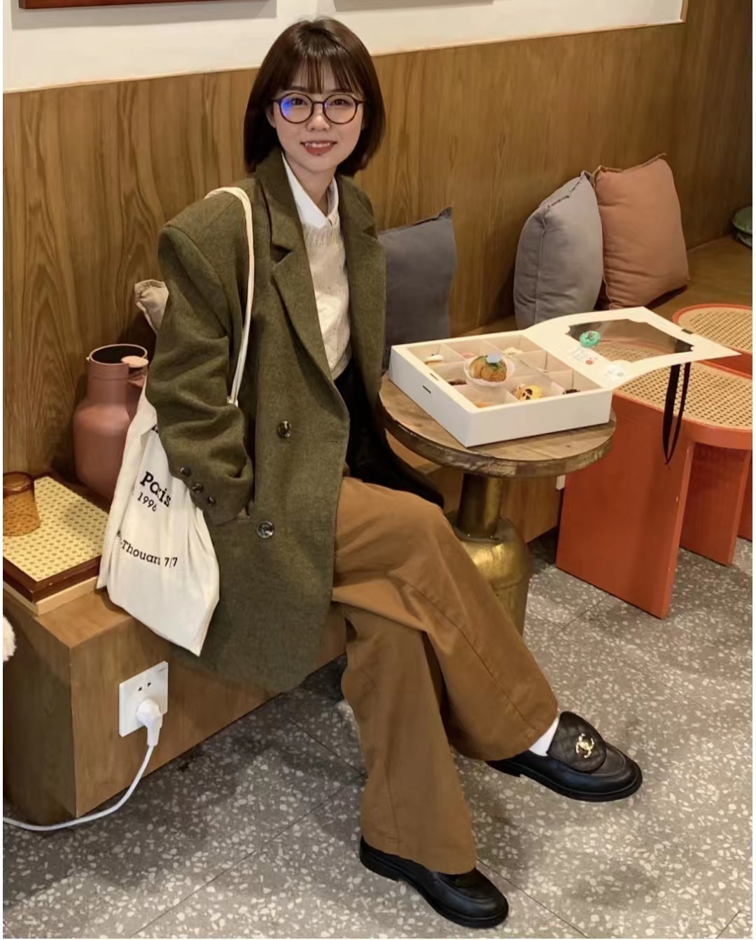 绿色配什么颜色最搭配比较高级,绿色和什么颜色搭配高级感