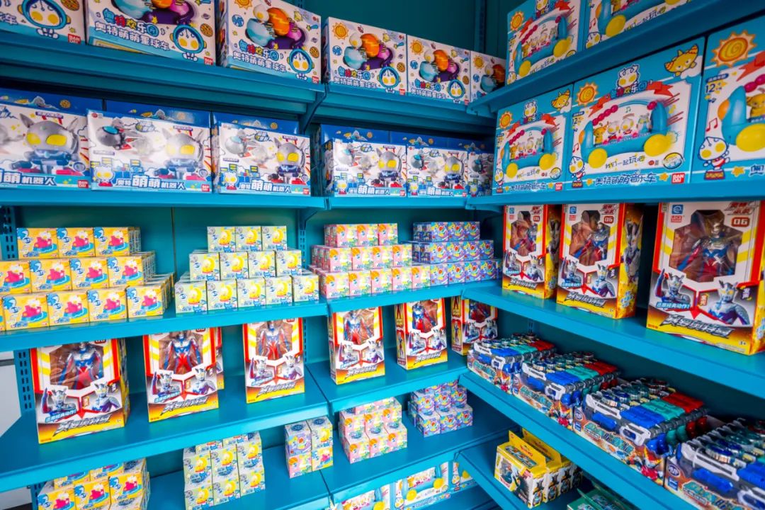 奥特曼在上海海昌“开门”迎客，本土乐园找到了“吸金神器”？