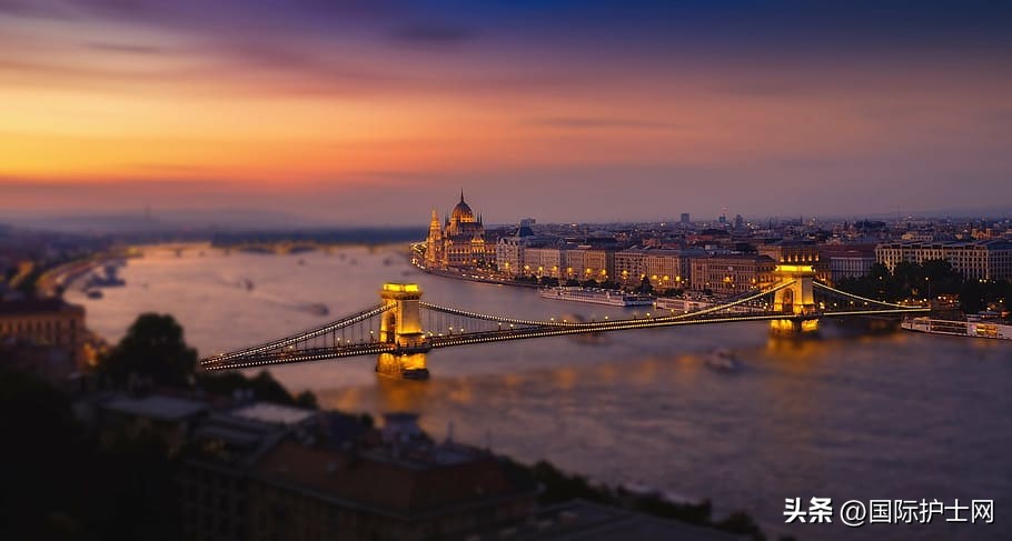 去国外学护理专业是不是免费,护士留学哪个国家的学费比较低