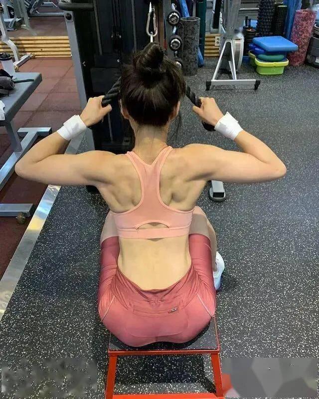 背越练越薄的动作,练背的9个经典动作