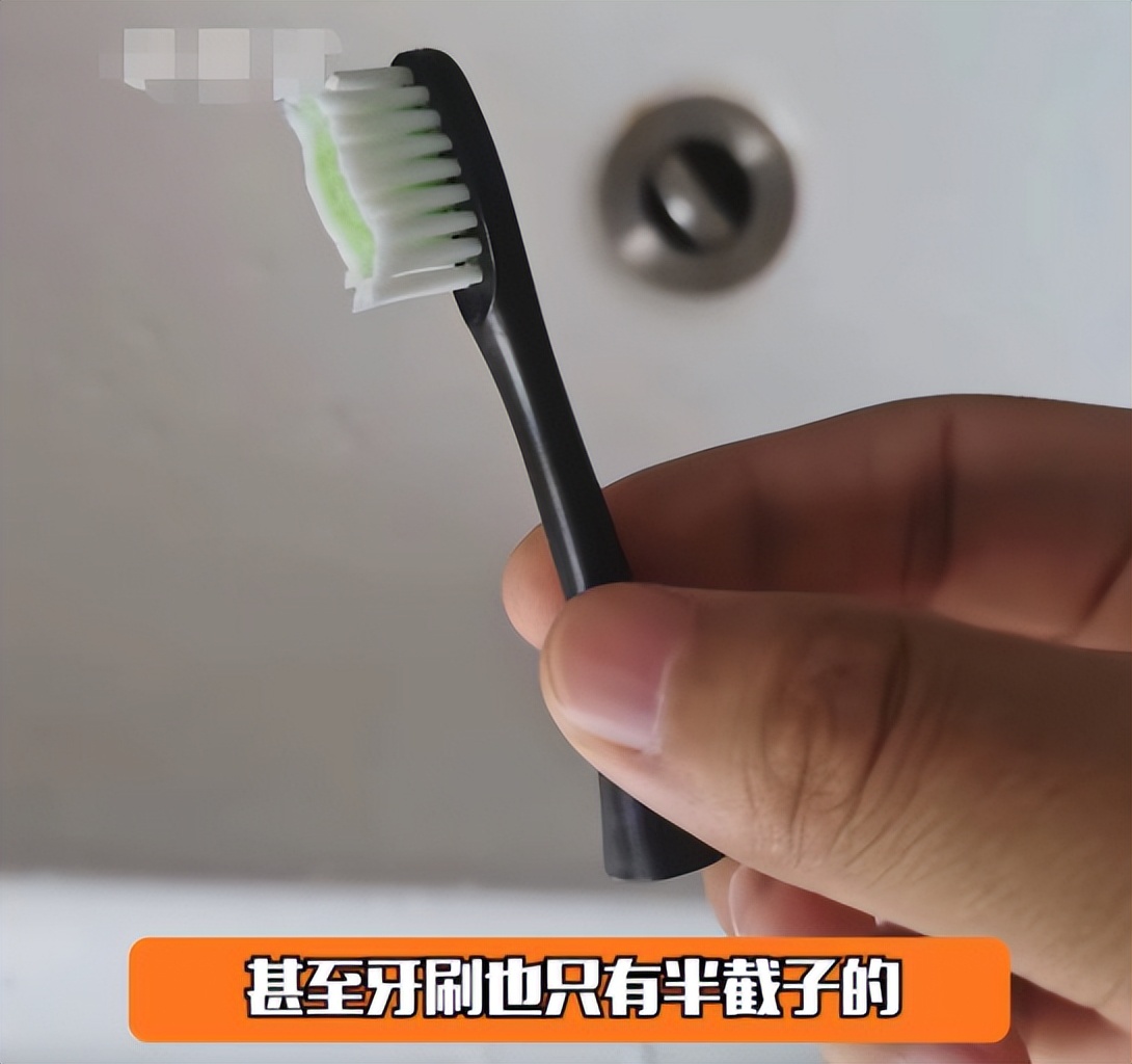 卧室变储藏室大学生,小房间变杂物间