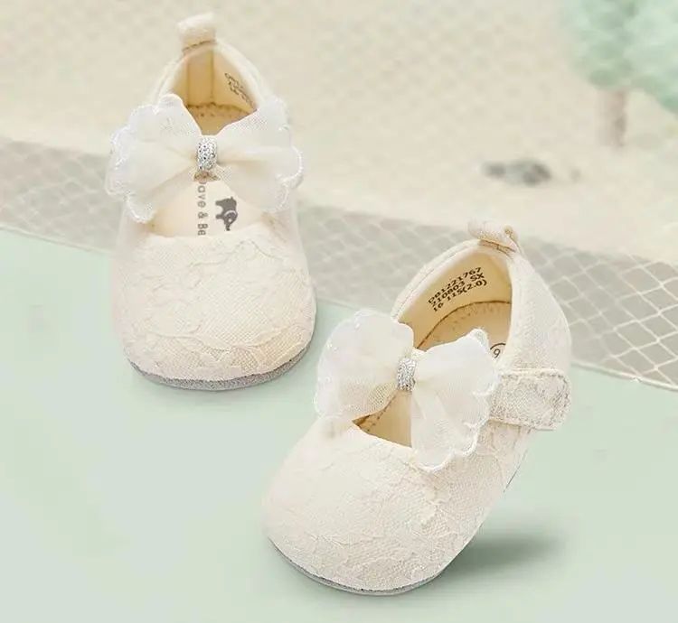 如何给宝宝选学步鞋,宝宝的第一双学步鞋