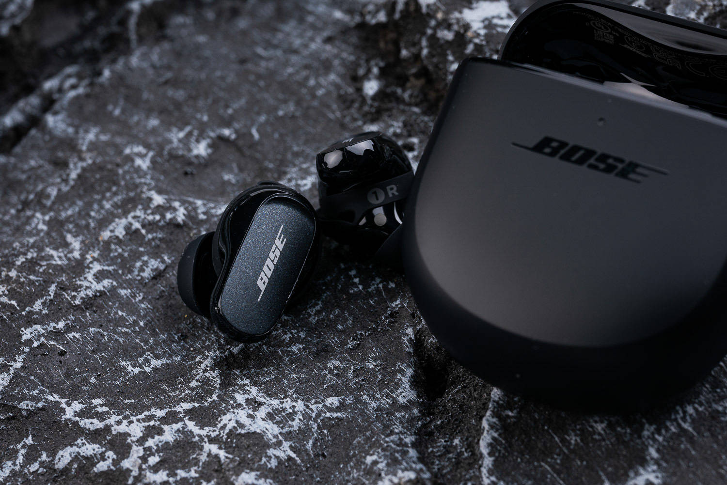 bose三代和airpodspro2代对比,boseqc3和airpodspro2降噪哪个好