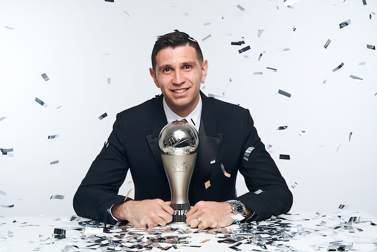 梅西当选当年fifa最佳球员,国际足联颁奖典礼梅西名场面