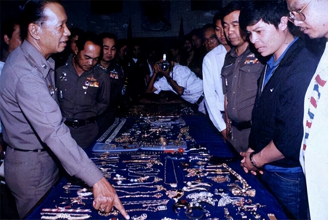 泰国王子偷钻石,清洁工15年盗走两吨钻石