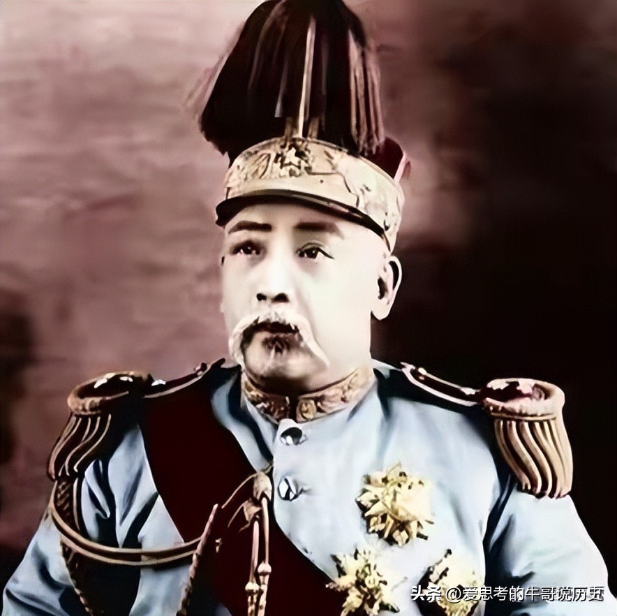 袁世凯称帝，倒行逆施