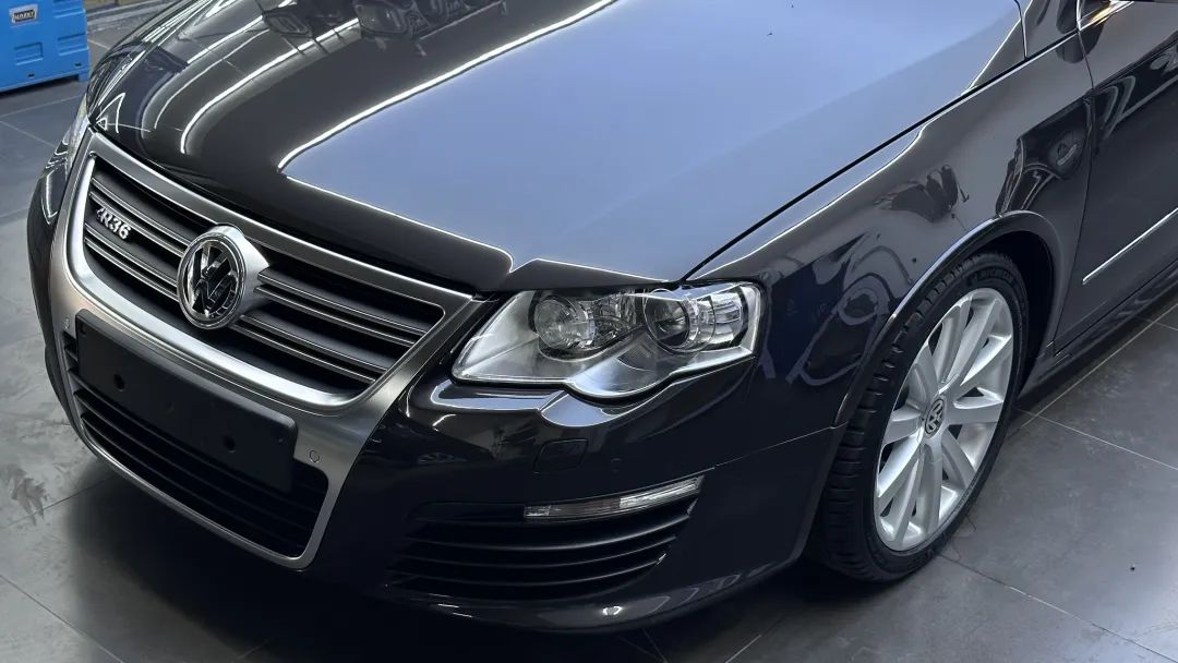 r36翻新改造全过程,大众r36这么老的车怎么还卖这么贵