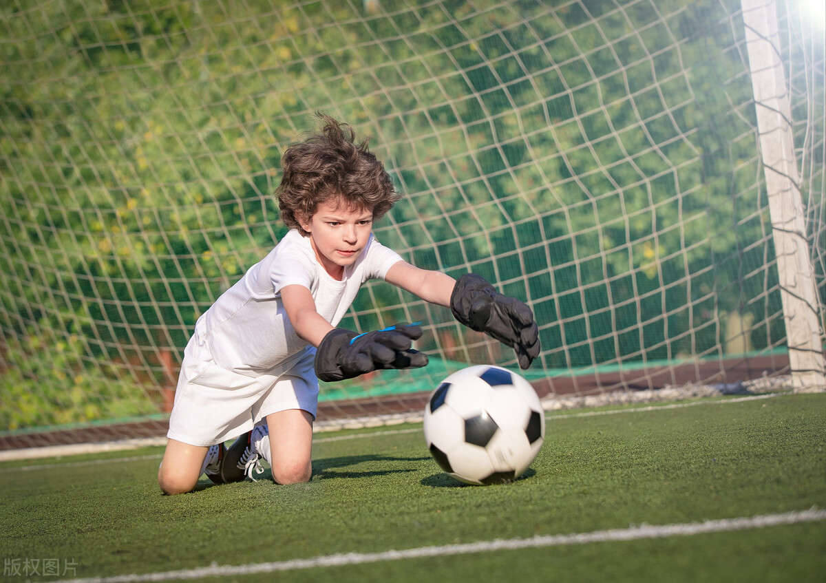 中国足球为什么踢不过日本韩国,中国女足踢不过日本女足吗