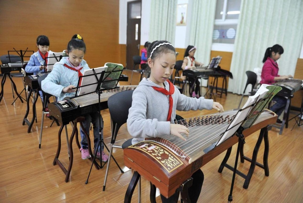 保姆84万年薪所有高薪背后,女保姆月薪五千短视频