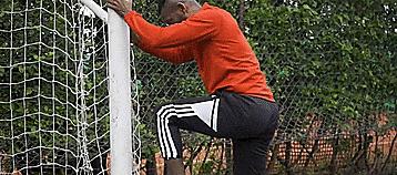 射门如何用上身体力量,射门怎样才能有力量