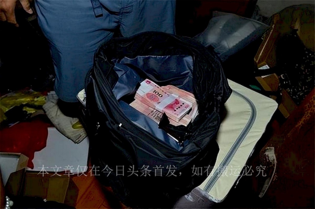 广东女司机被抢8万开车撞死,广东女司机被抢8万竟撞死劫匪