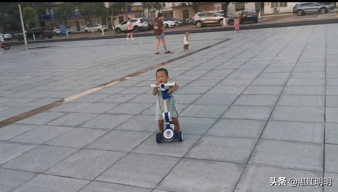 1岁6颗牙需要刷牙吗,一岁八个月16颗牙正常吗