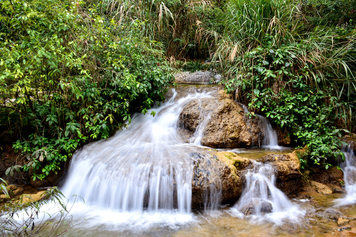 夏天到荔波冰雪世界来玩水,荔波露营玩水的地方