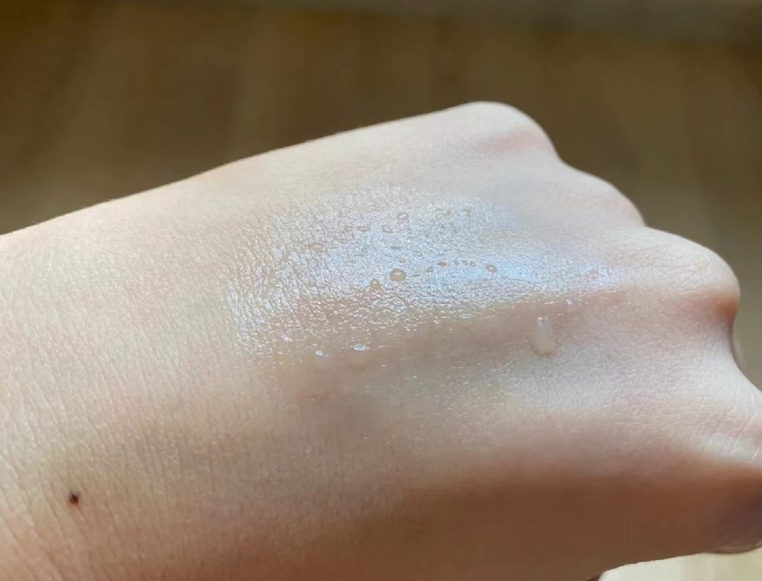 兰蔻小黑瓶和海蓝之谜修复精华 (海蓝之谜精华露兰蔻小黑瓶)