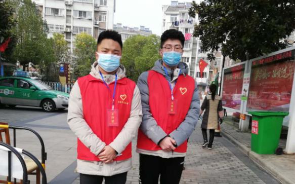 当代大学生封校日常谈恋爱,外网评论当代大学生封校日常