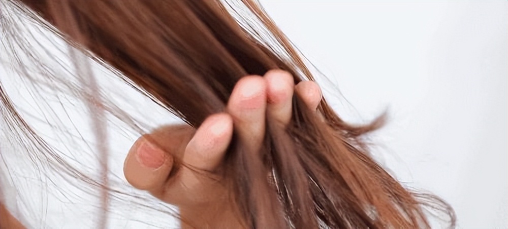 头发稀疏细软喝什么中药改善,头发稀疏细软掉发严重怎么改善