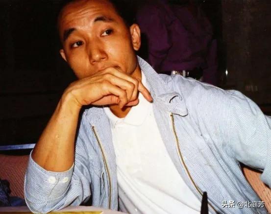 他从小不幸却敢梦敢刚，他用自己的style诠释真正的港乐真谛