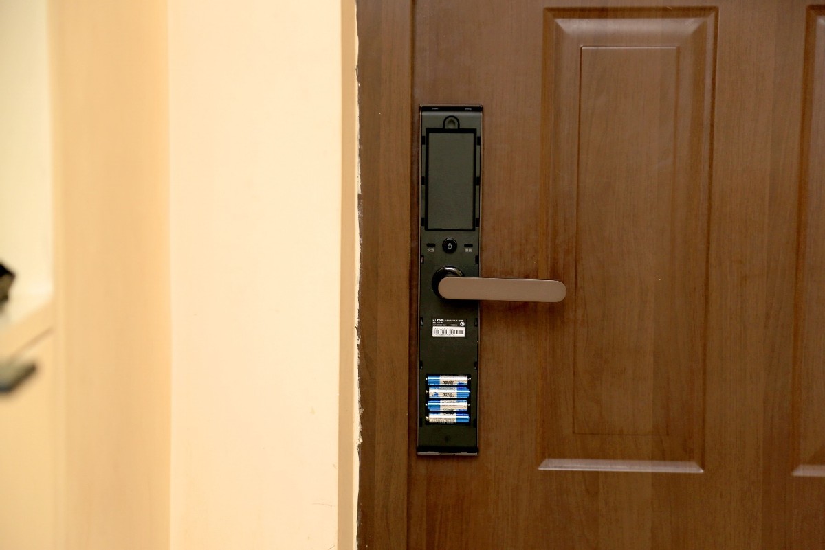 华为门锁se猫眼版使用,华为智能门锁se猫眼版锁舌