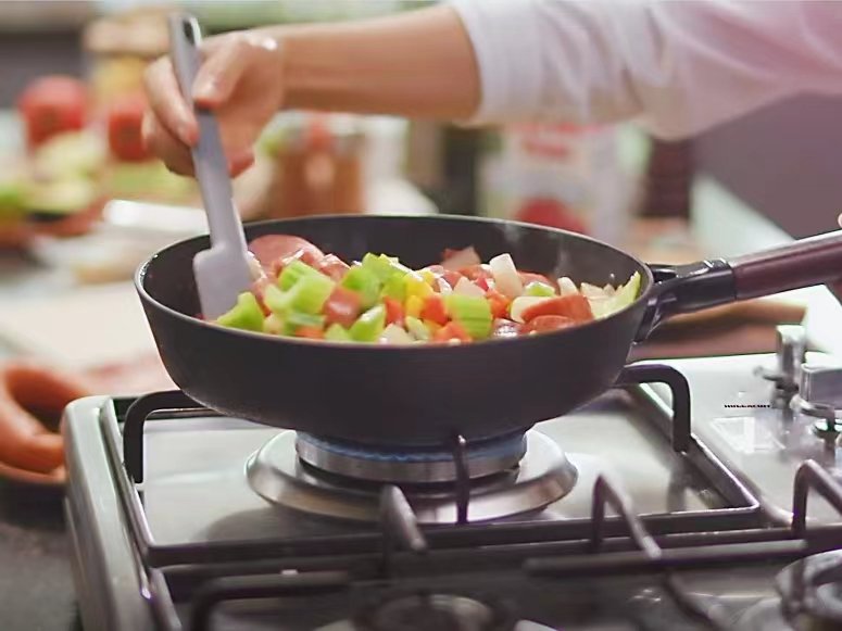 平底锅不粘锅推荐韩国,推荐一款经济好用的不粘锅