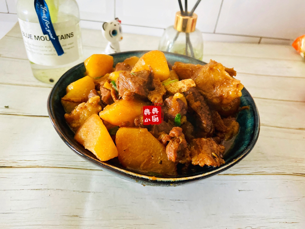 牛腩炖出来为何又柴又硬,烧牛腩什么时候放盐