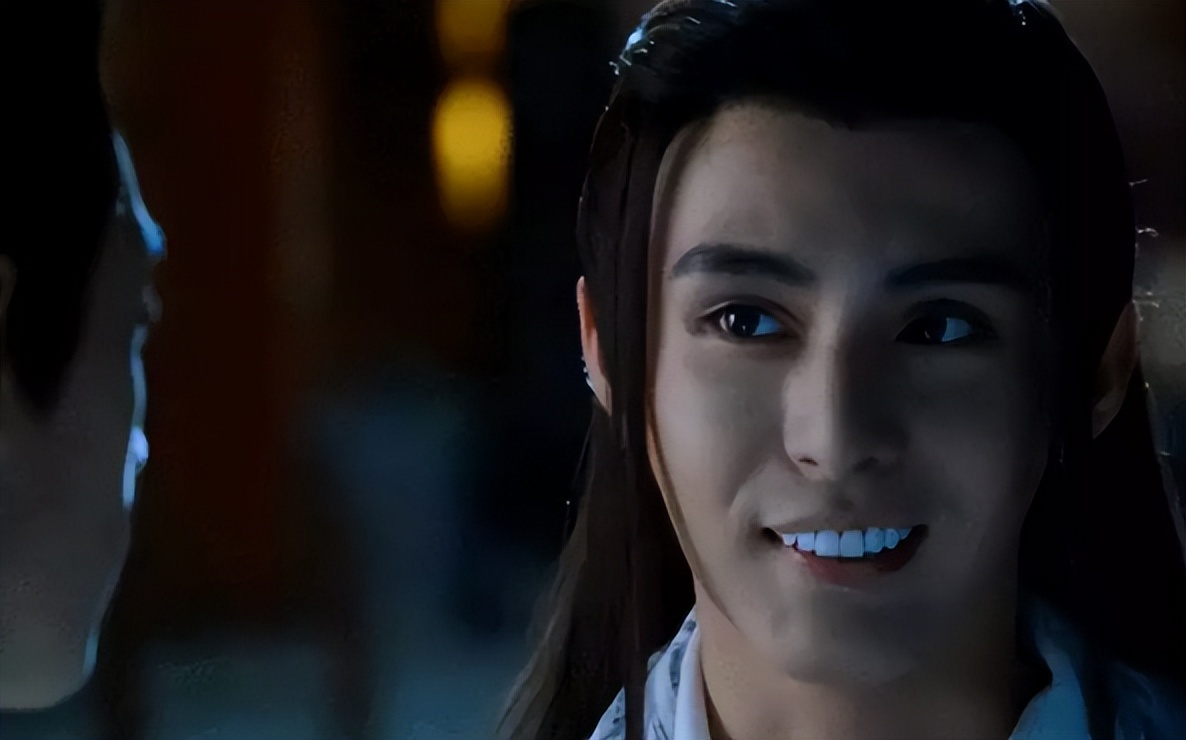 衣不蔽体,全身涂白,满口假牙闪瞎眼…娱圈的病态审美,该管管了